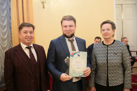 Победителей и лауреатов конкурсов в области СМИ наградили в ГосДуме